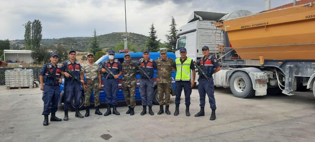 Azerbaycan’dan gelen ekip, yangına müdahaleye başladı