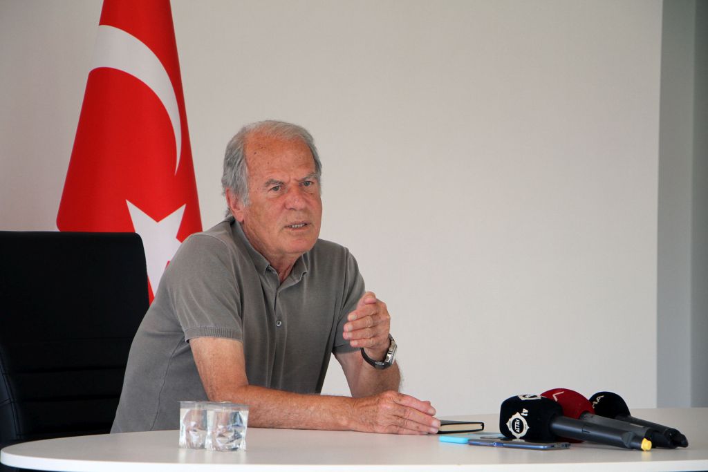 Altay Teknik Direktörü Mustafa Denizi: “Öncelikli hedefimiz bu ligde fark yaratmaktır”