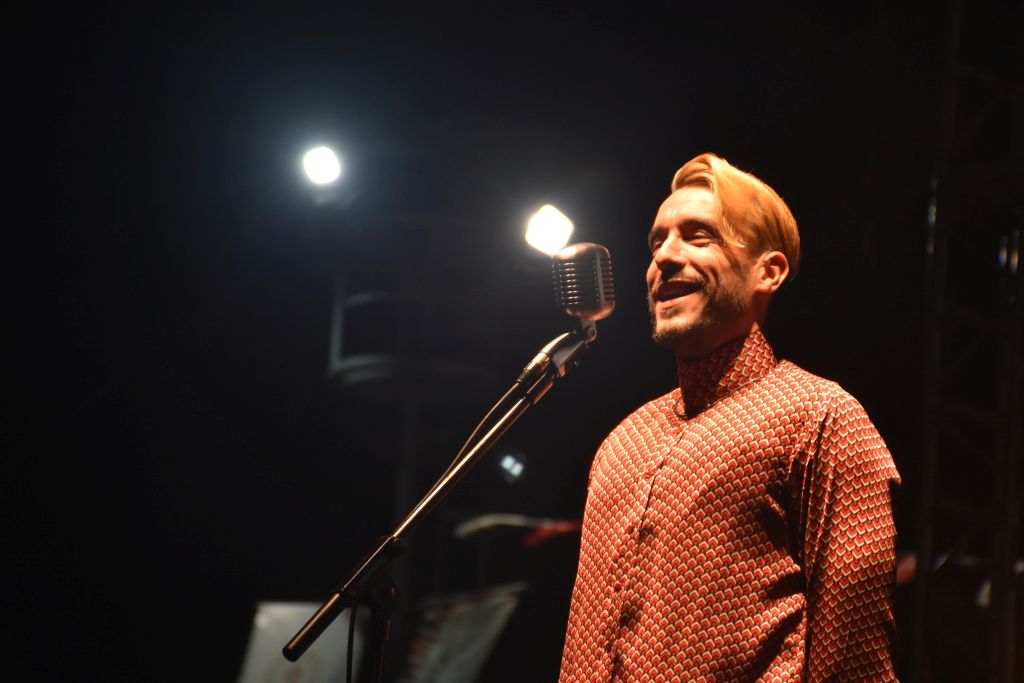 Türkiye MotoFest etkinliğinin ikinci gününde Cem Adrian sahne aldı