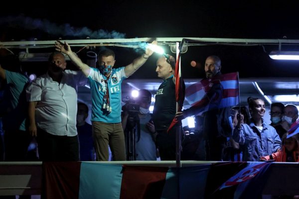 Trabzonspor’un kuruluşunun 54. yılı İstanbul’da meşalelerle kutlandı