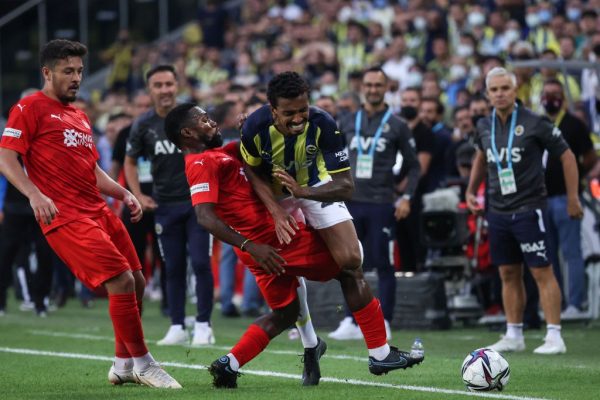 Fenerbahçe, üstünlüğünü koruyamadı