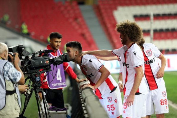 Samsunspor evinde rahat bir galibiyet aldı
