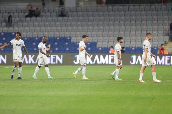 Erken havaya giren Fenerbahçe, Başakşehir’de kayboldu