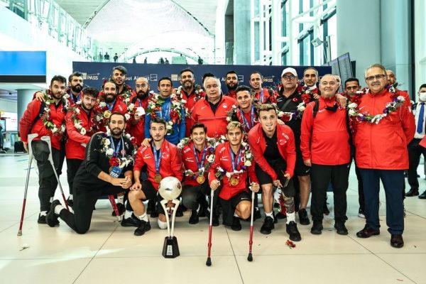 Avrupa Şampiyonu Ampute Futbol Milli Takımı yurda döndü
