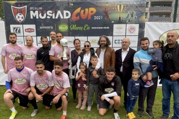 MÜSİAD Berlin futbol turnuvası düzenledi