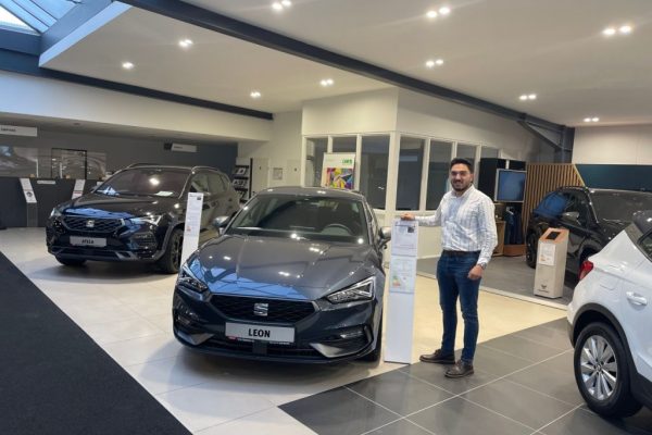 Seat’ın”UZUN”satış elamanı