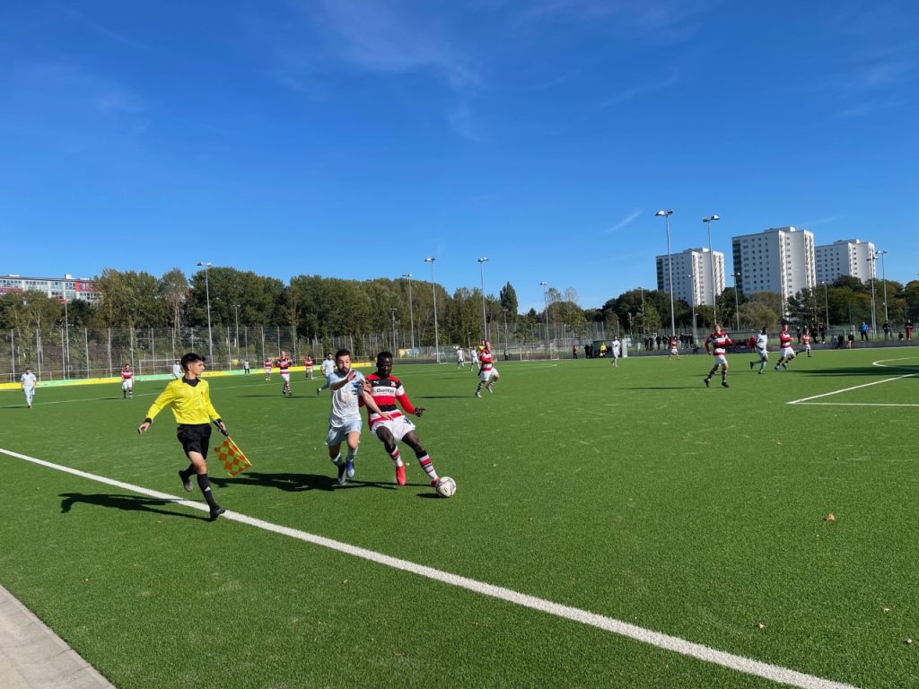 Altona, Şimşek’e ”6” yı gösterdi