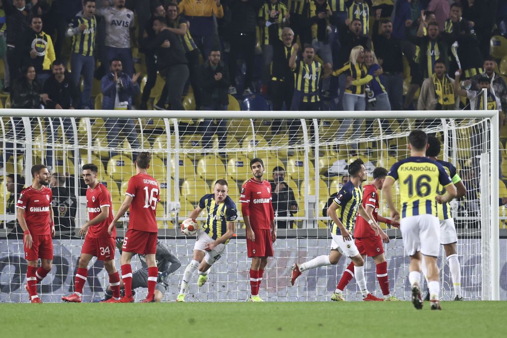 Fenerbahçe, UEFA Avrupa Ligi gruplarındaki üçüncü maçında da galibiyet alamadı