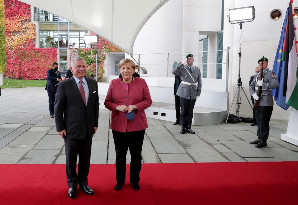 Merkel, Filistin-İsrail meselesinde iki devletli çözümden yana