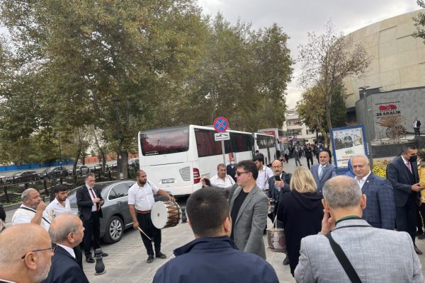 Gaziantep’te, Hamburg Türk Basın Birliği’ne davul-zurnalı karşılama
