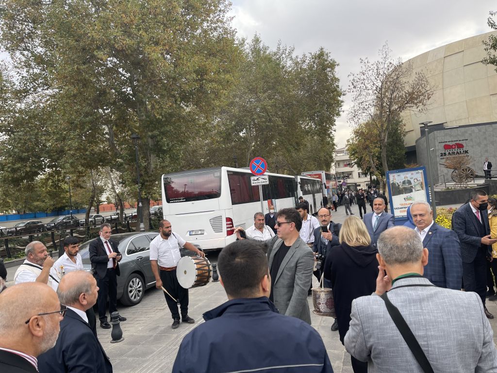 Gaziantep’te, Hamburg Türk Basın Birliği’ne davul-zurnalı karşılama