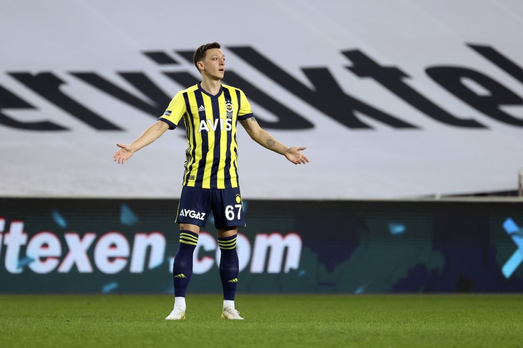 Mesut Özil’den derbi öncesi taraftara destek çağrısı: