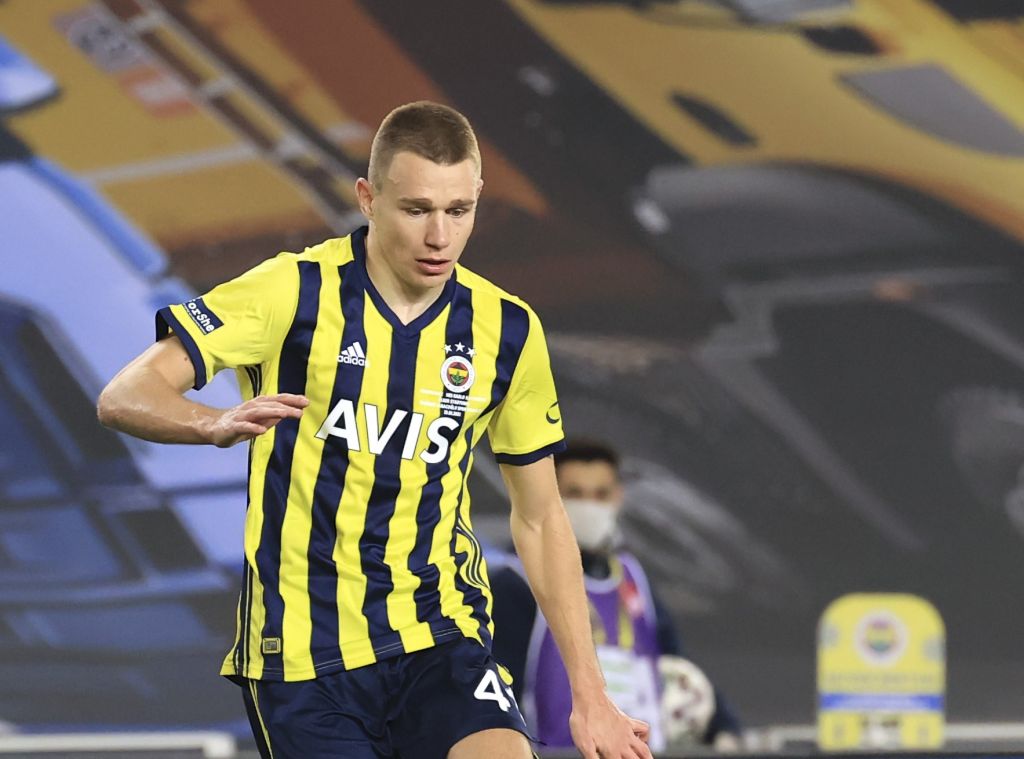 Fenerbahçeli futbolcu Szalai: “Derbide taraftarlarımızı mutlu etmek istiyoruz”