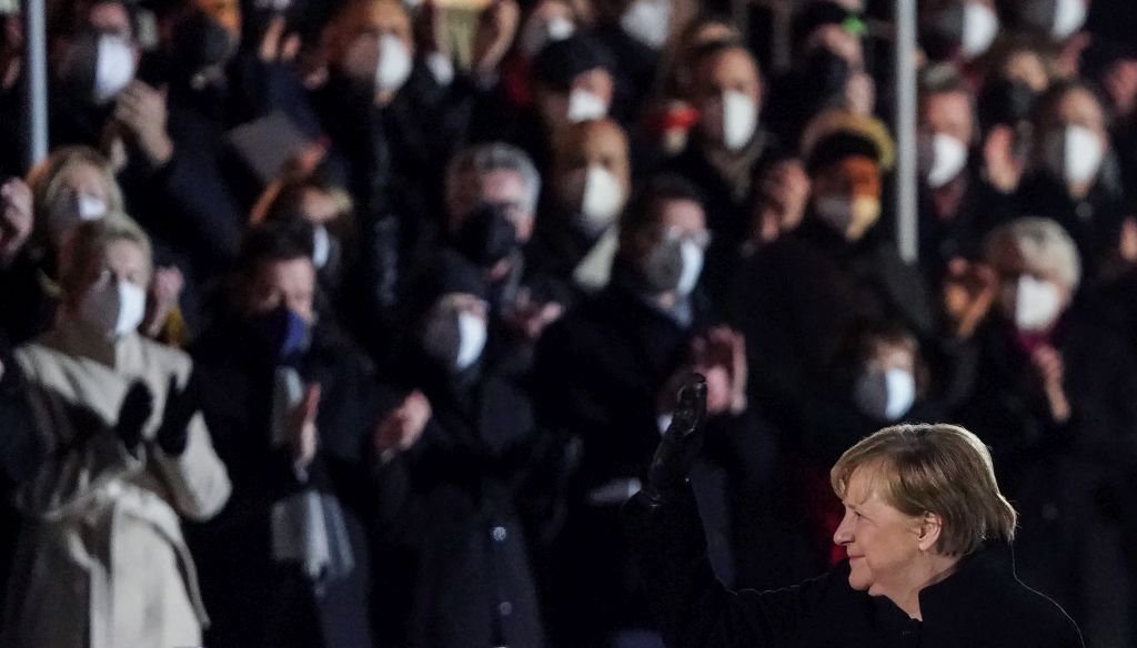 Almanya Başbakanı Merkel için askeri veda töreni düzenlendi
