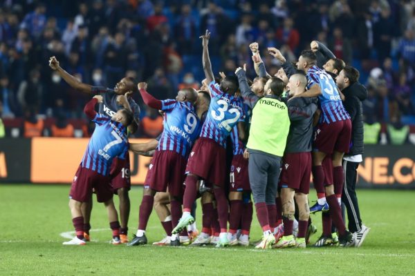 Trabzonspor, yenilmezlik rekoruyla liderliğini sürdürdü