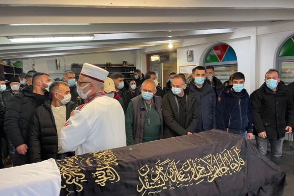 Fikret Tırpancı’nın annesi son yolculuğuna uğurlandı