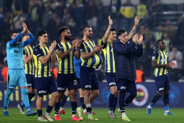 Fenerbahçe hem 3 puan hem de moral kazandı