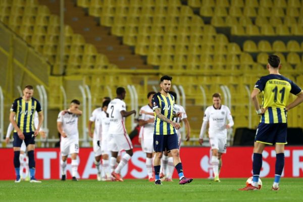 Fenerbahçe, UEFA Avrupa Ligi’ne beraberlikle veda etti