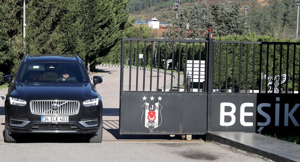 Beşiktaş ile yollarını ayıran Sergen Yalçın, Nevzat Demir Tesisleri’nden ayrıldı