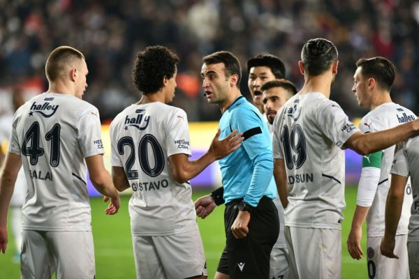 Fenerbahçe fırsat tepti