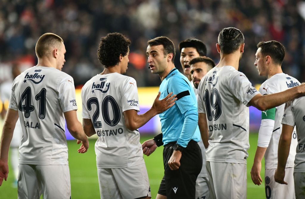Fenerbahçe fırsat tepti