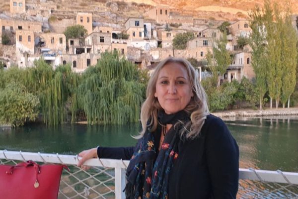 Dünyada yaşayan elinde bir tutam vicdanı olan güzel dostlarım !