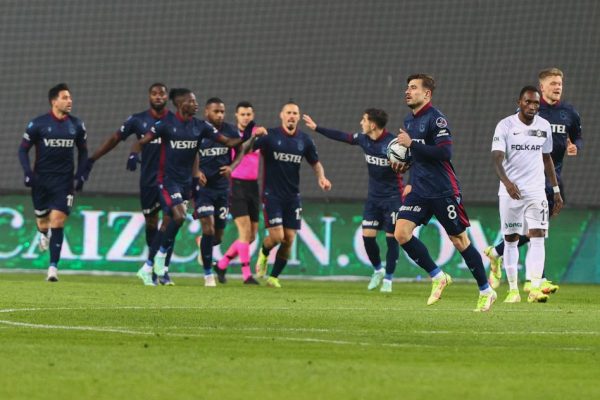 Altay’ı mağlup eden Trabzonspor, İzmir’den 3 puanla dönüyor