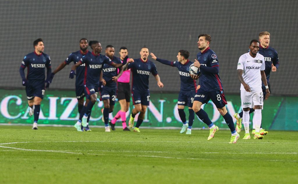 Altay’ı mağlup eden Trabzonspor, İzmir’den 3 puanla dönüyor