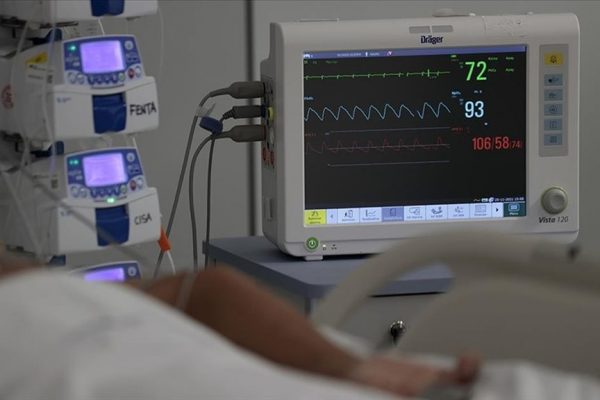 Almanya’da Kovid-19’un omicron varyantı kaynaklı ilk ölüm