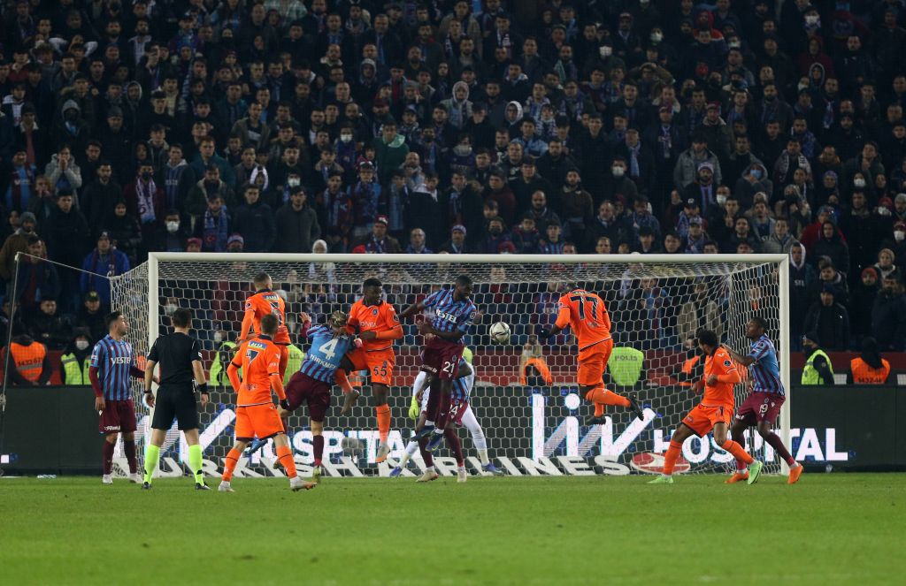 Trabzonspor, ilk yarıyı lider bitirdi