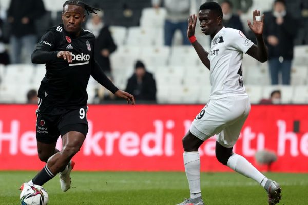 Beşiktaş şampiyonluk yaşadığı 2021 yılını sıkıntılı tamamladı