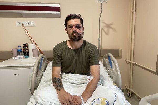 Rakibinin tekme atarak yaraladığı amatör futbolcu hastanede tedavi görüyor