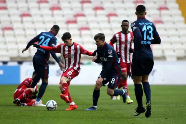 Lider Trabzonspor, Sivas’ta iki puan bıraktı