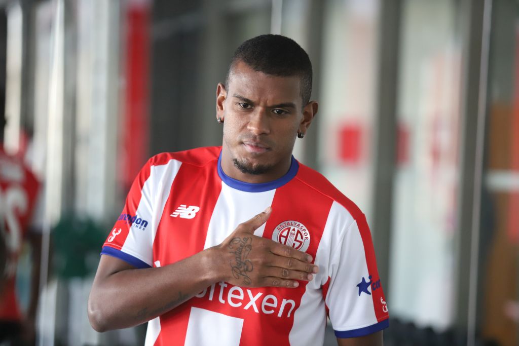 Antalyaspor, Brezilyalı futbolcu Fernando Lucas Martins’i kadrosuna kattı