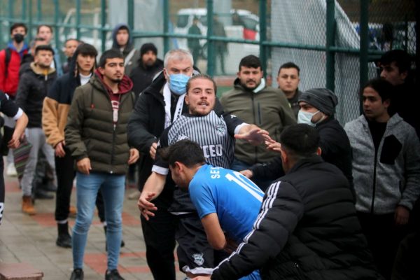Süper Amatör Lig play-off sıralama maçının ardından arbede yaşandı