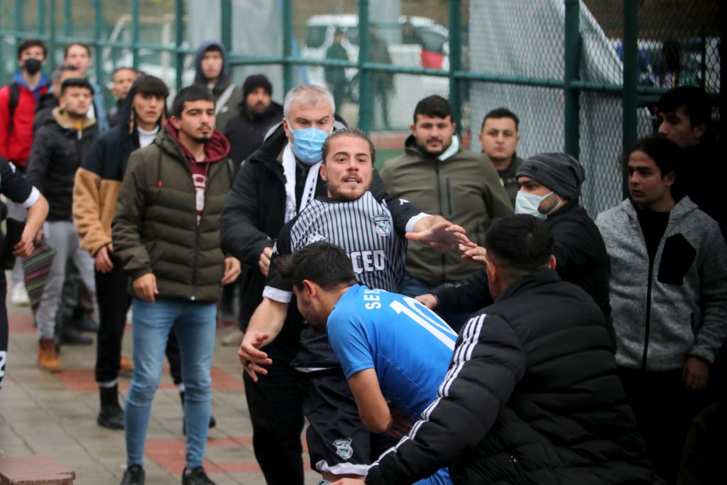 Süper Amatör Lig play-off sıralama maçının ardından arbede yaşandı