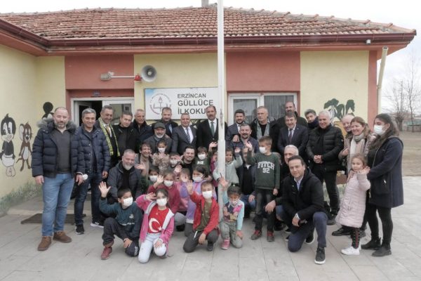 Fenerbahçe Erzincan ve Hamburg Derneği ‘Çocuklarımız Üşümesin’ Projesi’ni gerçekleştirdi