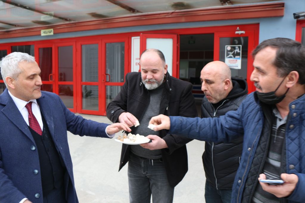 Karabük küme düştü, başkan helva dağıttı!