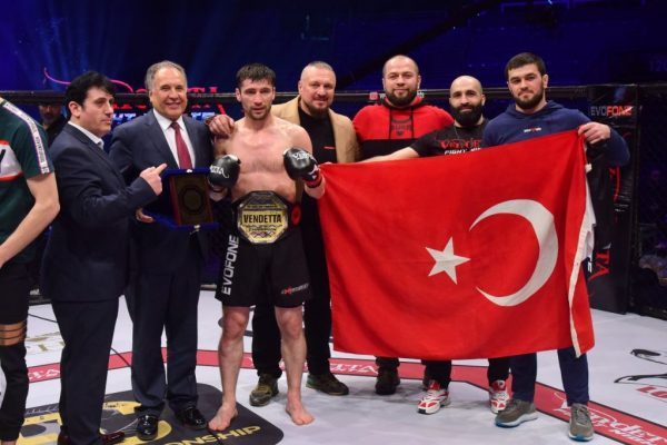 Dünya dövüş starları İstanbul’dan geçti