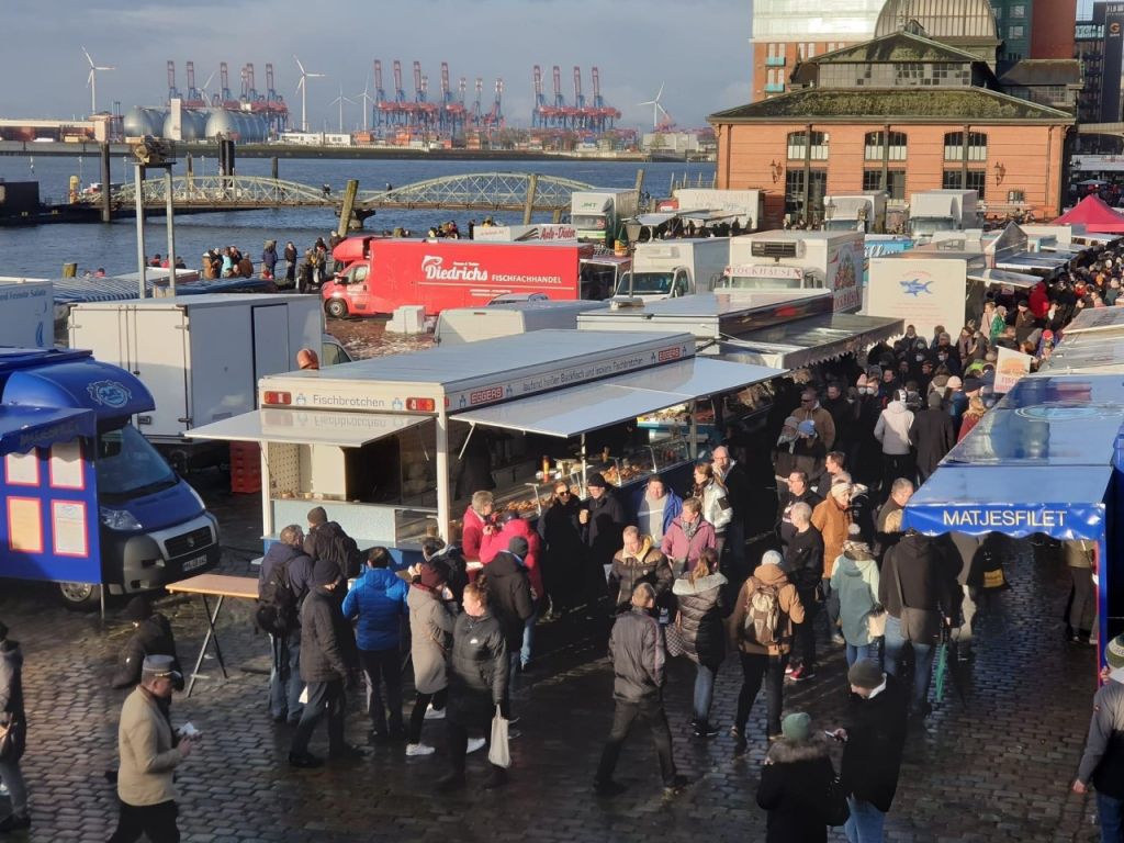 Hamburg’da ”Fischmark” açıldı
