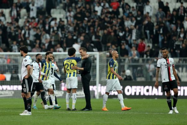 Fenerbahçe, derbiden 1 puanla ayrıldı
