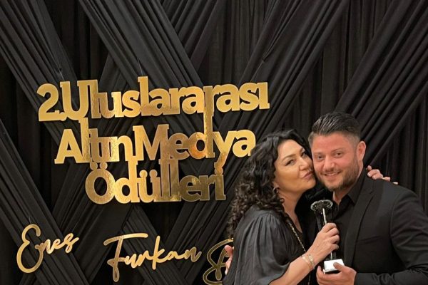 Cenk Türk, ‘Yılın En İyi Çıkış Yapan Sanatçısı’ seçildi