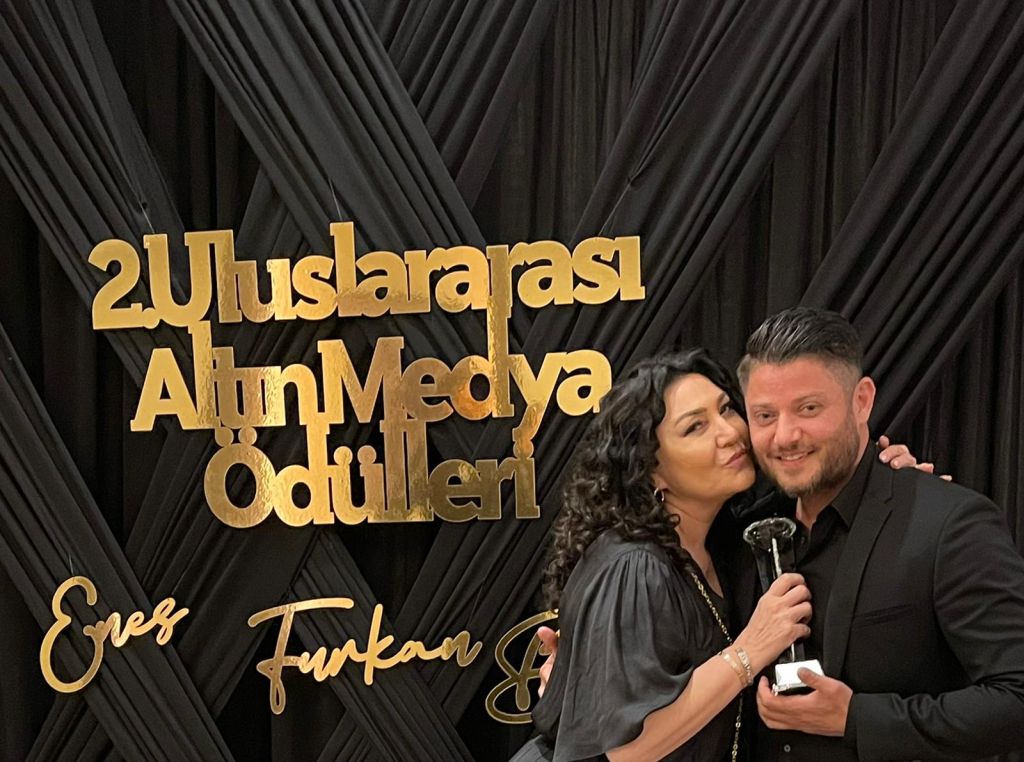 Cenk Türk, ‘Yılın En İyi Çıkış Yapan Sanatçısı’ seçildi
