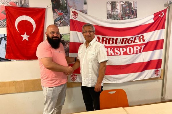 Şampiyon kulübe ”Uçar” başkan