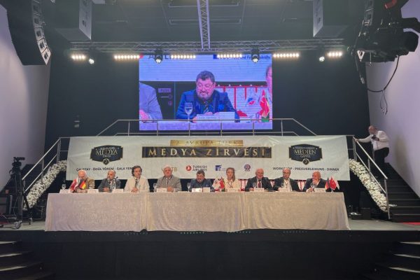 Almanya’da “2. Avrupa Türk Medya Zirvesi” düzenlendi