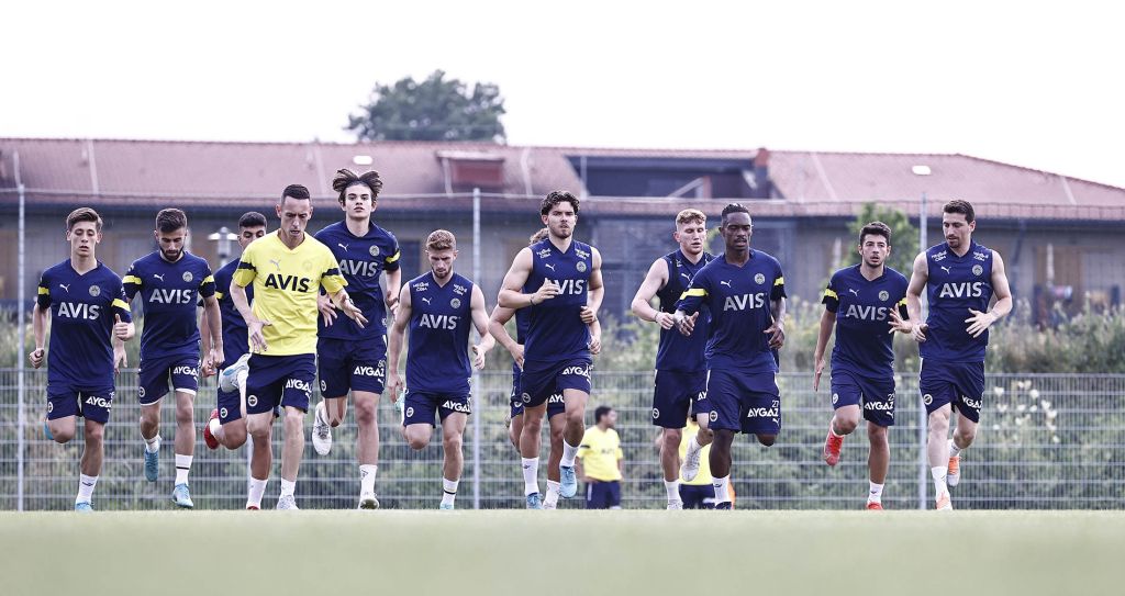 Fenerbahçe, Avusturya’da ilk antrenmanını yaptı