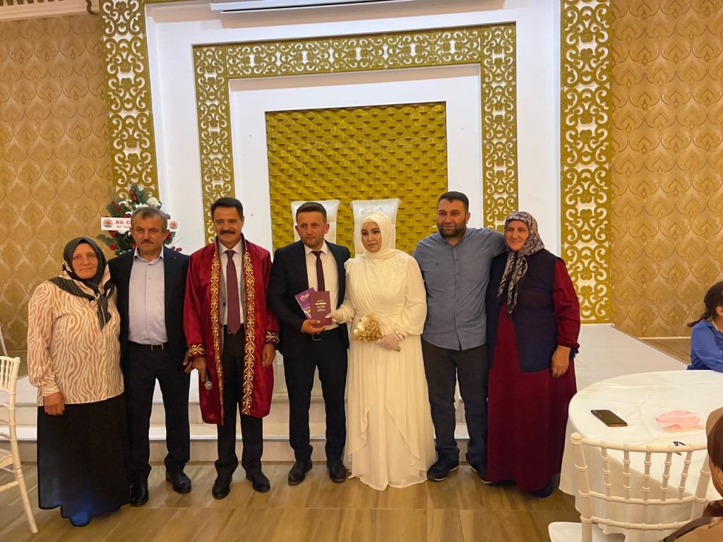 Nikahı Başkan Deveci Kıydı