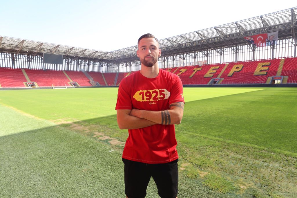 Göztepe, Lukas Gottwalt’ı transfer etti