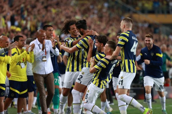 Batshuayi, Dinamo’yu bozdu