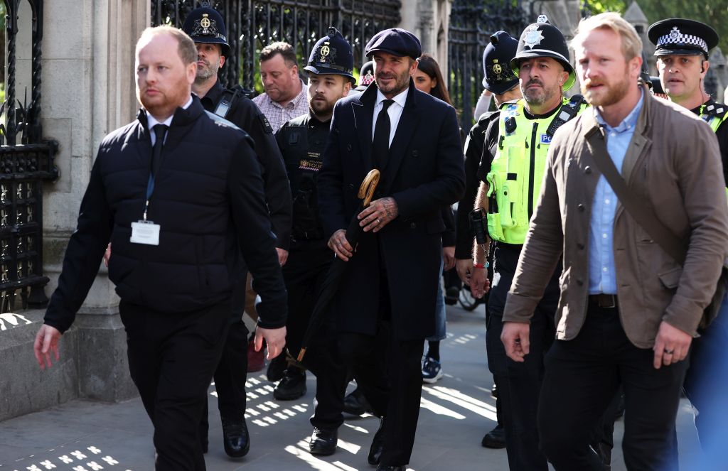 David Beckham, Kraliçe’nin naaşını görmek isteyenler arasında yer aldı